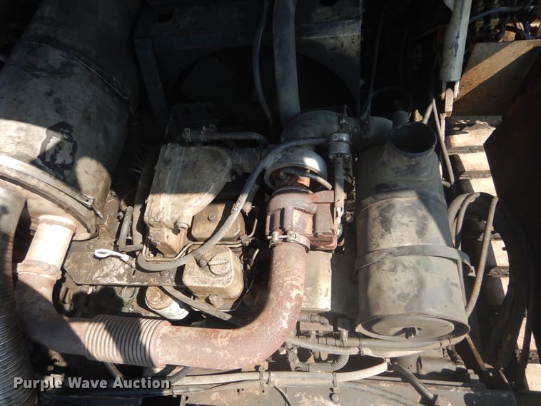 image for item JI9654 1998 Cedarapids CR361  paver