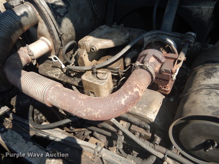 image for item JI9654 1998 Cedarapids CR361  paver