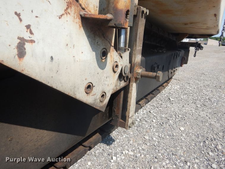 image for item JI9654 1998 Cedarapids CR361  paver