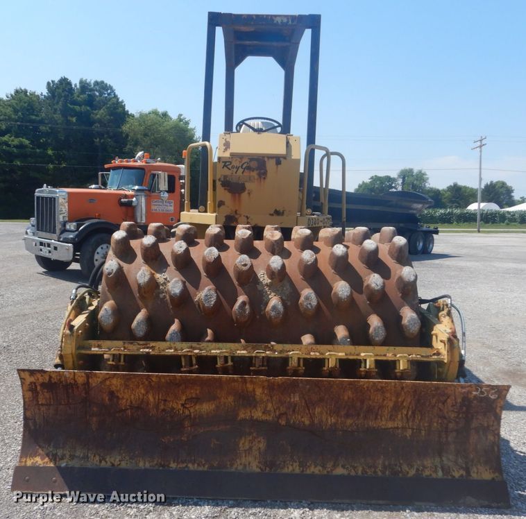 image for item JI9656 Raygo 420-C  single drum vibratory roller