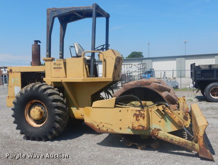 image for item JI9656 Raygo 420-C  single drum vibratory roller