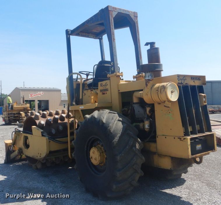 image for item JI9656 Raygo 420-C  single drum vibratory roller