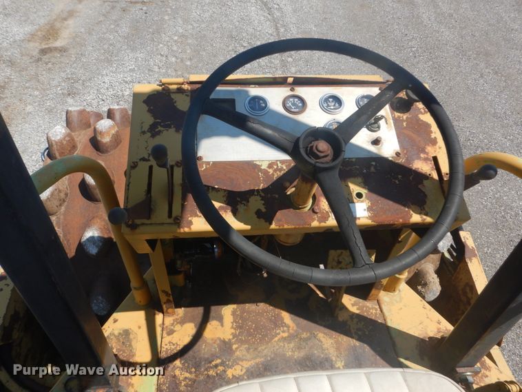 image for item JI9656 Raygo 420-C  single drum vibratory roller