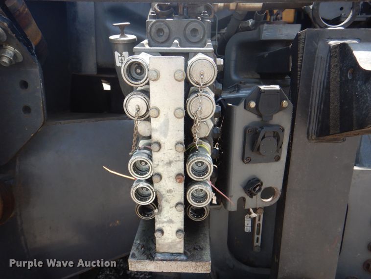 image for item JY9747 2006 Challenger MT865B  tractor