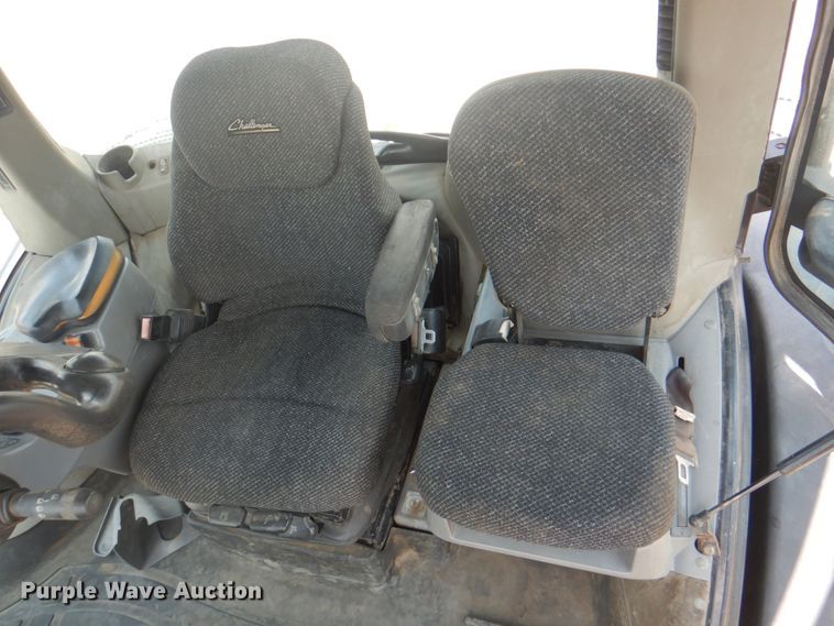 image for item JY9747 2006 Challenger MT865B  tractor