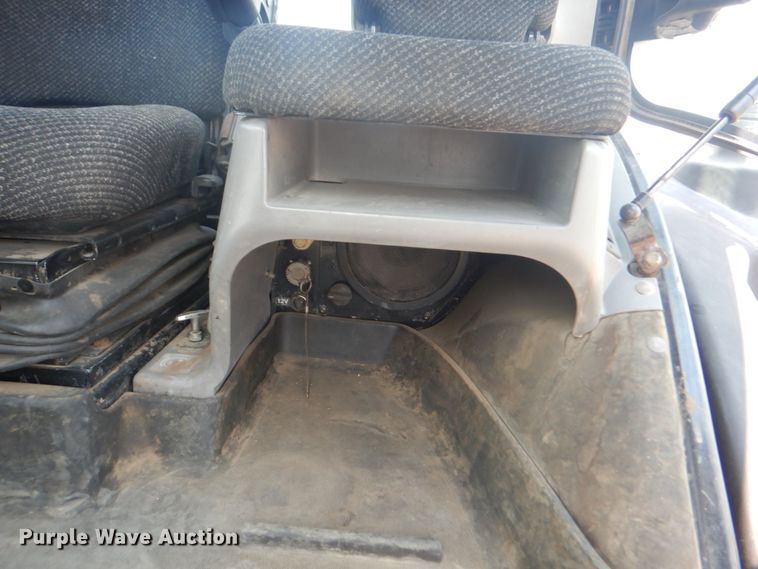 image for item JY9747 2006 Challenger MT865B  tractor