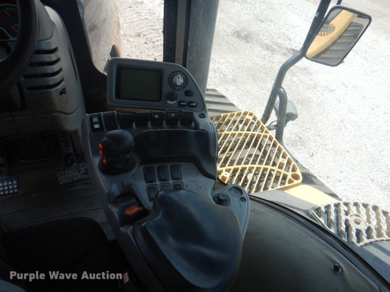 image for item JY9747 2006 Challenger MT865B  tractor