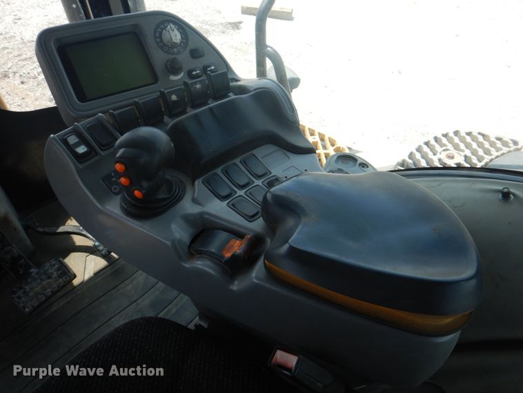 image for item JY9747 2006 Challenger MT865B  tractor