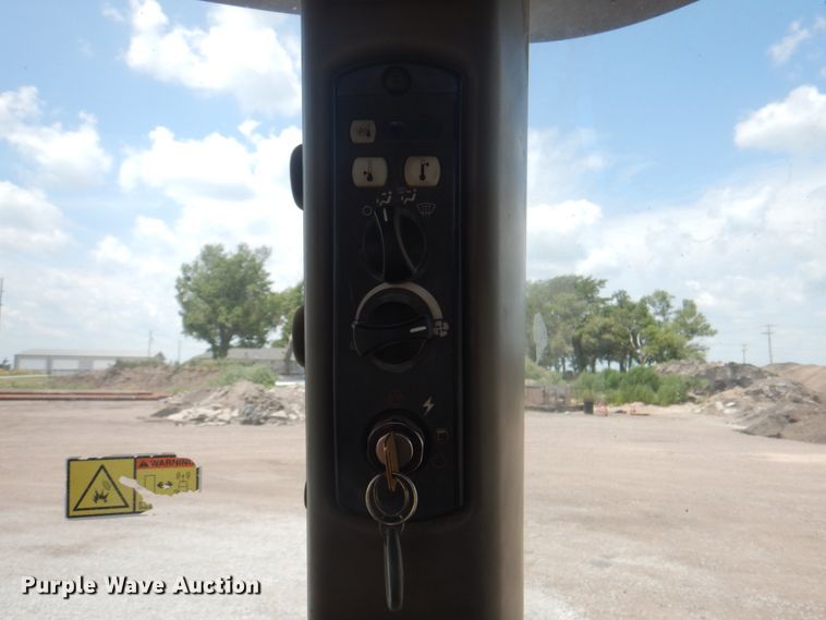 image for item JY9747 2006 Challenger MT865B  tractor