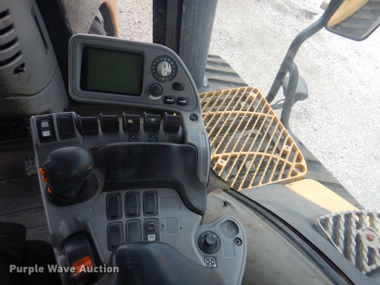 image for item JY9747 2006 Challenger MT865B  tractor