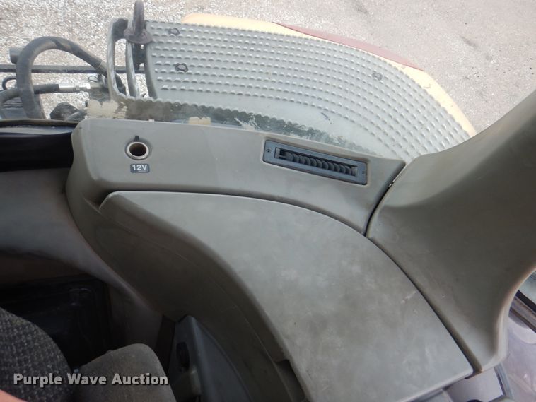 image for item JY9747 2006 Challenger MT865B  tractor