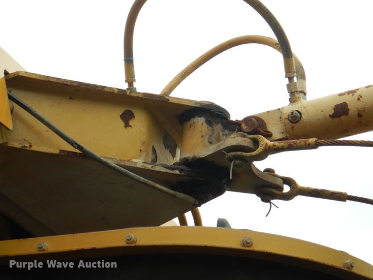 image for item JY9808 1999 Caterpillar PM-465  milling machine