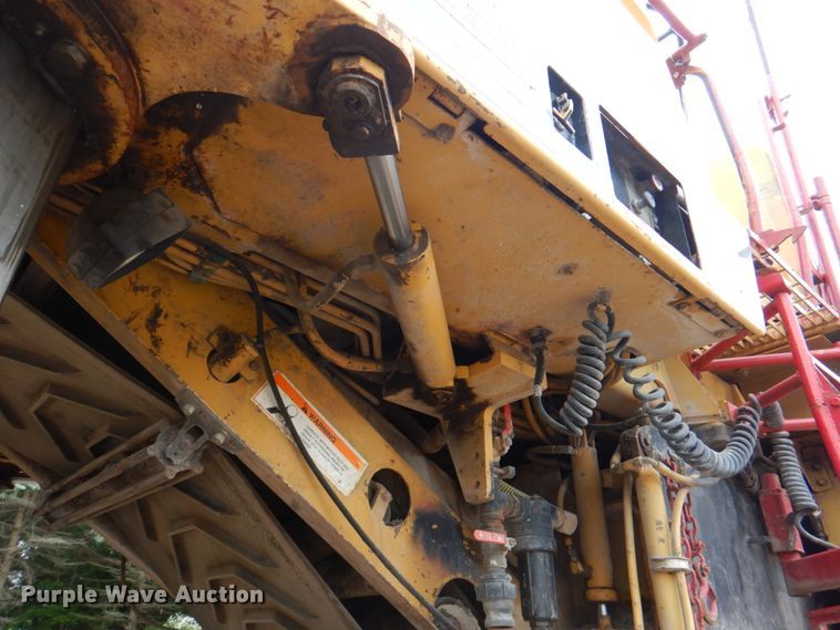 image for item JY9808 1999 Caterpillar PM-465  milling machine