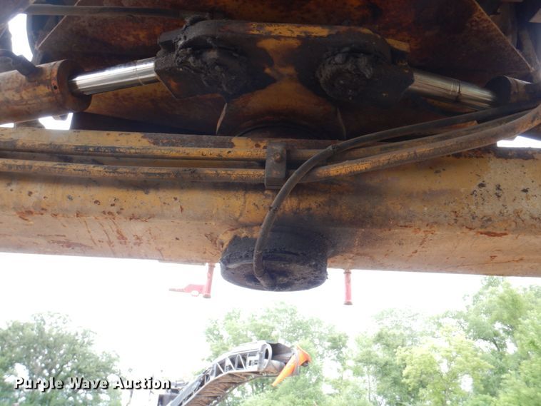 image for item JY9808 1999 Caterpillar PM-465  milling machine