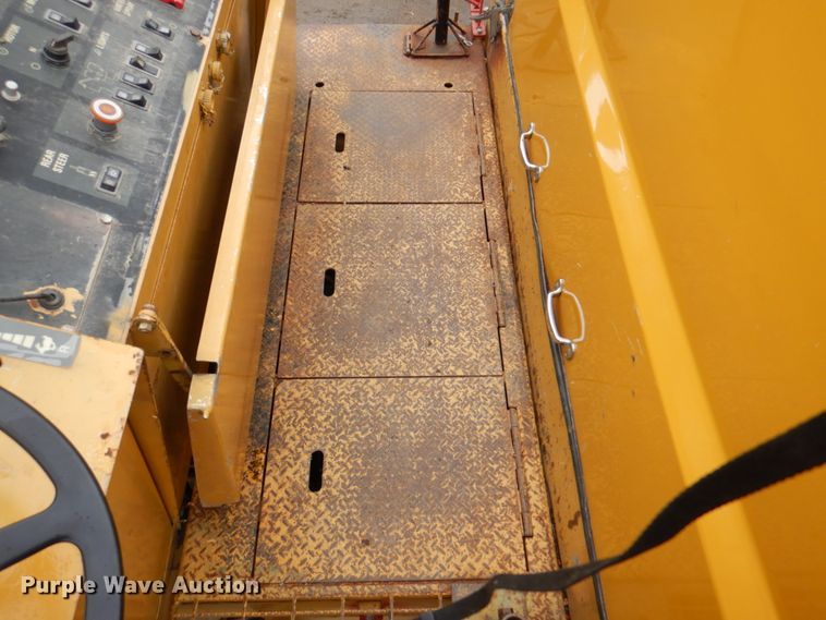 image for item JY9808 1999 Caterpillar PM-465  milling machine