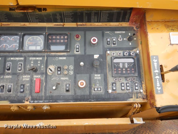 image for item JY9808 1999 Caterpillar PM-465  milling machine