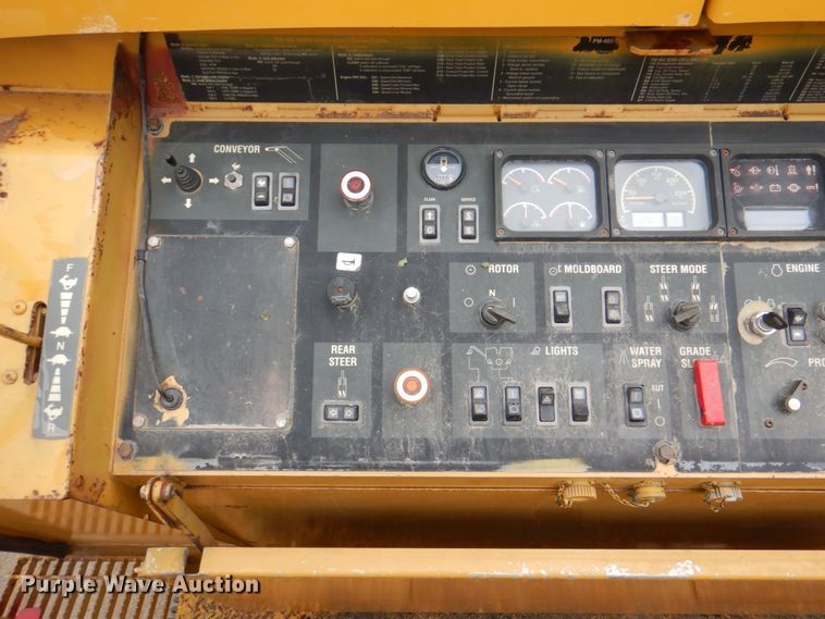 image for item JY9808 1999 Caterpillar PM-465  milling machine