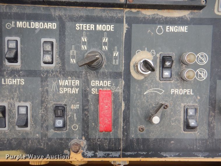 image for item JY9808 1999 Caterpillar PM-465  milling machine