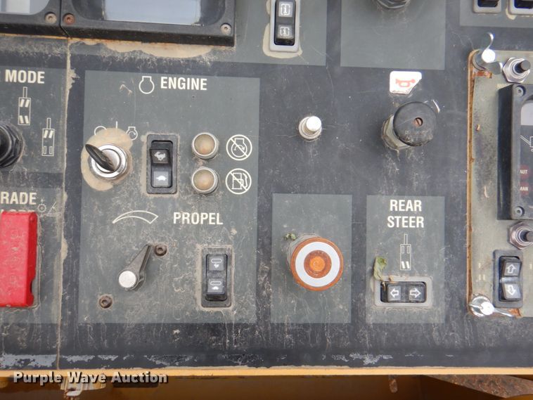 image for item JY9808 1999 Caterpillar PM-465  milling machine