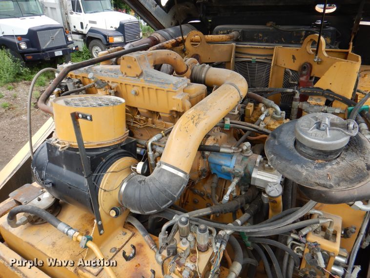 image for item JY9808 1999 Caterpillar PM-465  milling machine