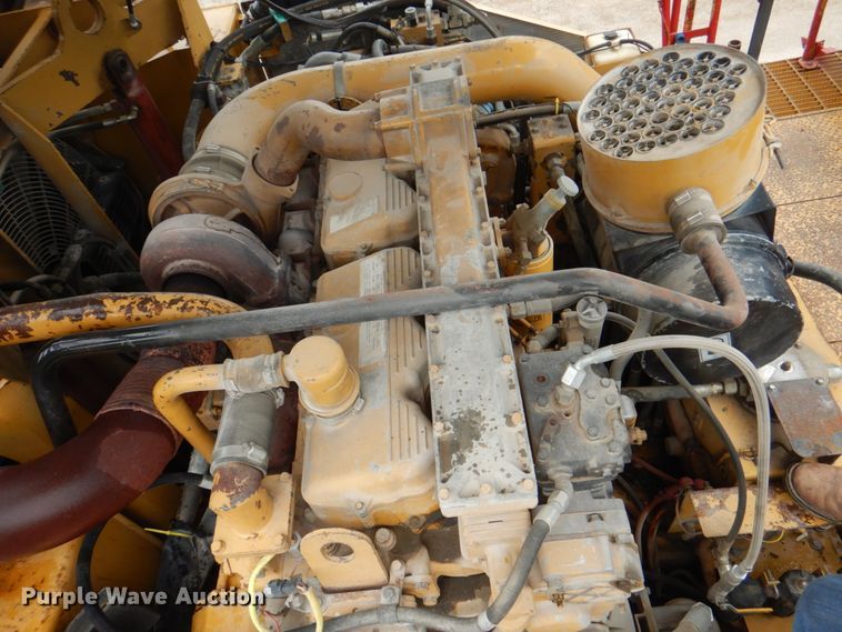 image for item JY9808 1999 Caterpillar PM-465  milling machine