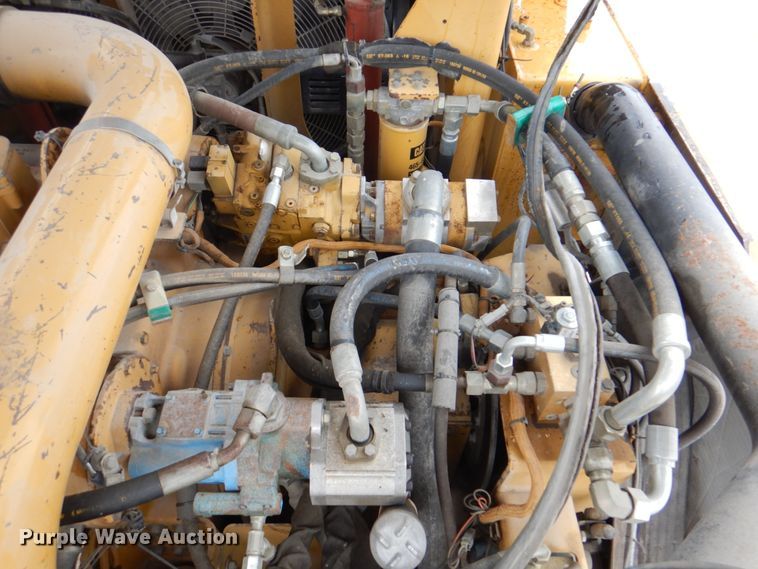 image for item JY9808 1999 Caterpillar PM-465  milling machine