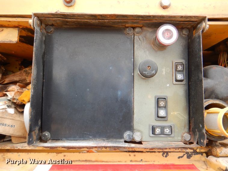 image for item JY9808 1999 Caterpillar PM-465  milling machine