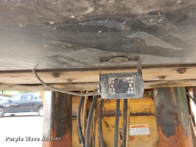 image for item JY9808 1999 Caterpillar PM-465  milling machine