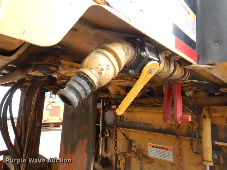 image for item JY9808 1999 Caterpillar PM-465  milling machine