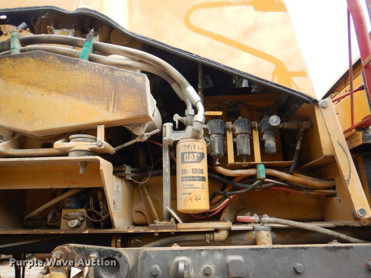 image for item JY9808 1999 Caterpillar PM-465  milling machine