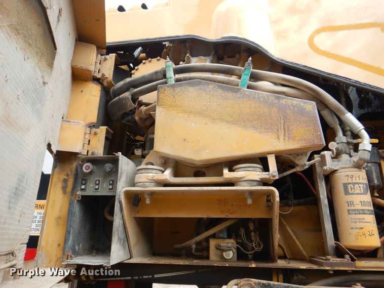 image for item JY9808 1999 Caterpillar PM-465  milling machine