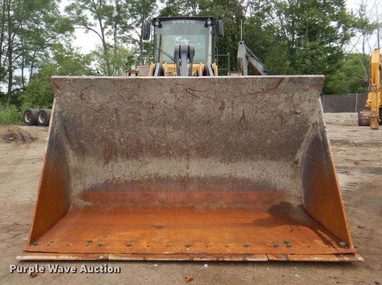 image for item JY9810 1996 Volvo L180C  wheel loader