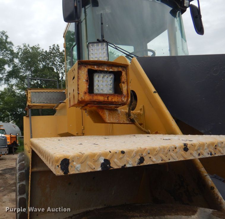 image for item JY9810 1996 Volvo L180C  wheel loader