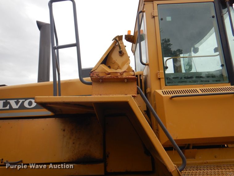 image for item JY9810 1996 Volvo L180C  wheel loader