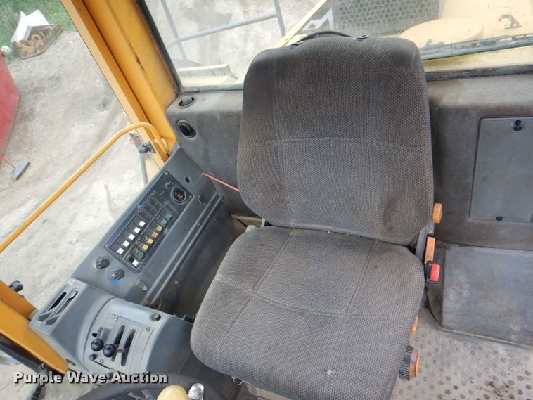 image for item JY9810 1996 Volvo L180C  wheel loader