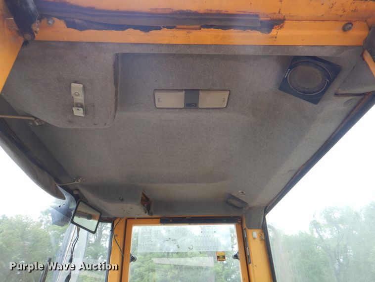 image for item JY9810 1996 Volvo L180C  wheel loader