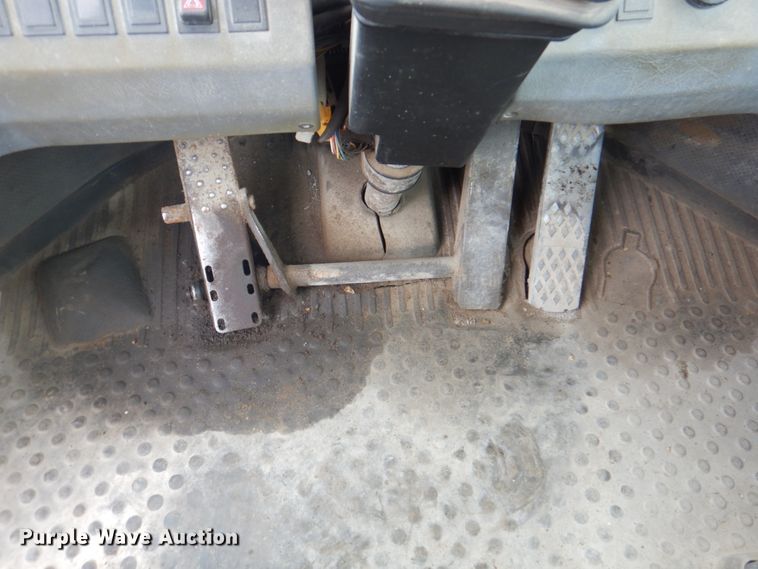 image for item JY9810 1996 Volvo L180C  wheel loader