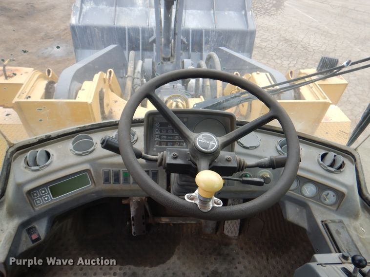 image for item JY9810 1996 Volvo L180C  wheel loader