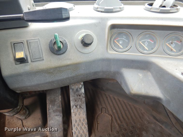 image for item JY9810 1996 Volvo L180C  wheel loader