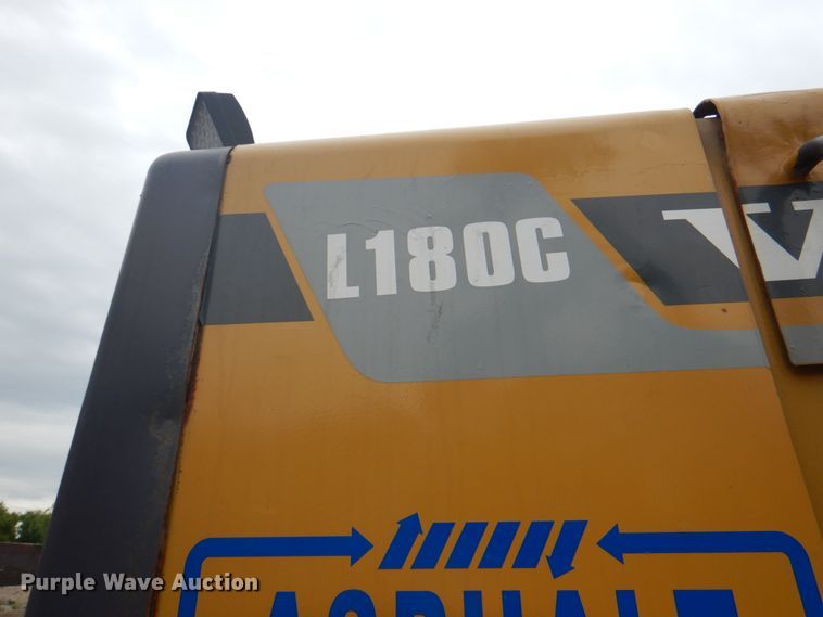 image for item JY9810 1996 Volvo L180C  wheel loader