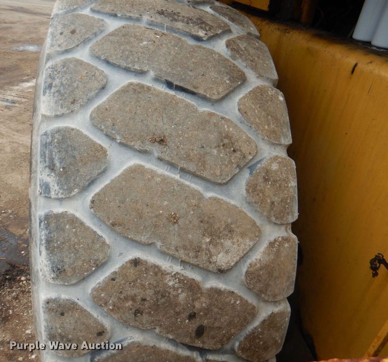 image for item JY9810 1996 Volvo L180C  wheel loader