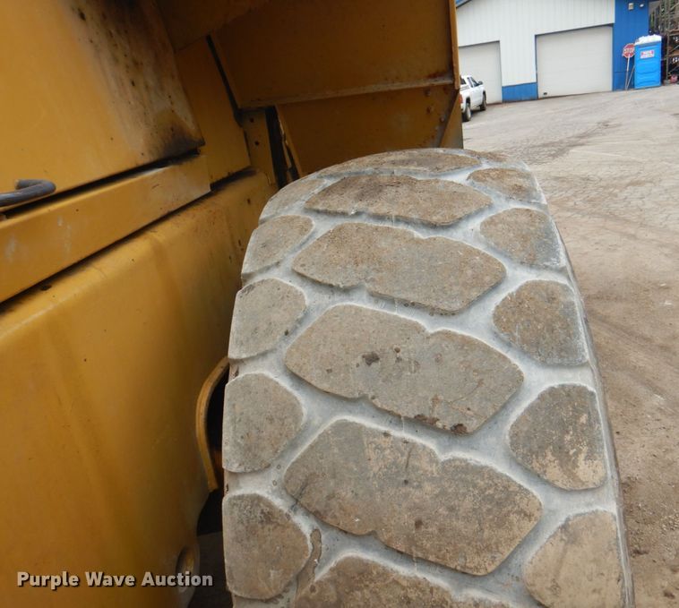 image for item JY9810 1996 Volvo L180C  wheel loader
