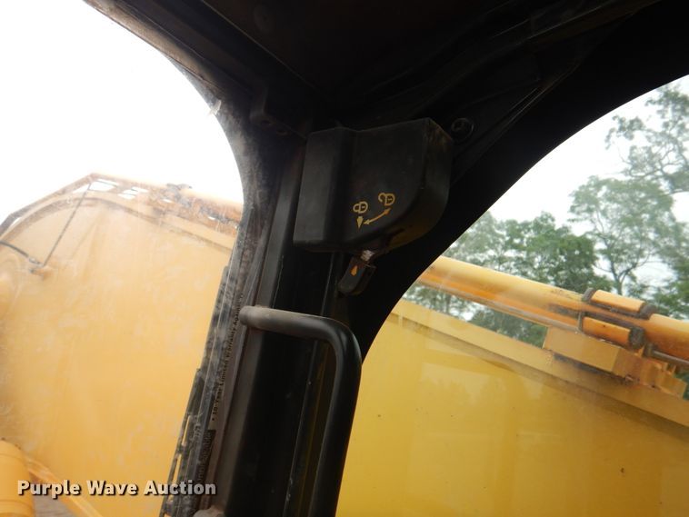 image for item JY9811 2014 Komatsu PC490LC-10  excavator