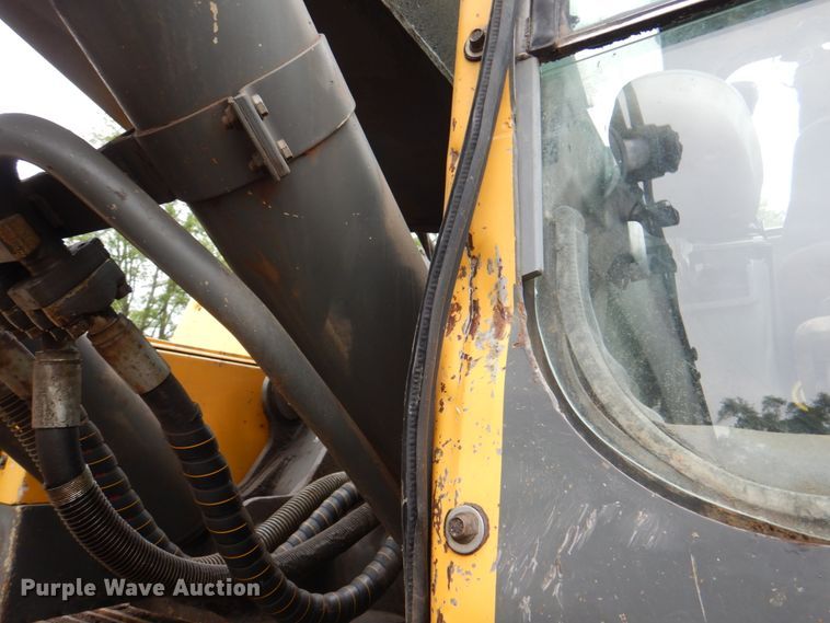image for item JY9812 2004 Volvo EC460BLC  excavator