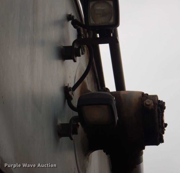 image for item JY9812 2004 Volvo EC460BLC  excavator