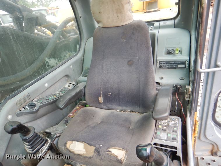 image for item JY9812 2004 Volvo EC460BLC  excavator