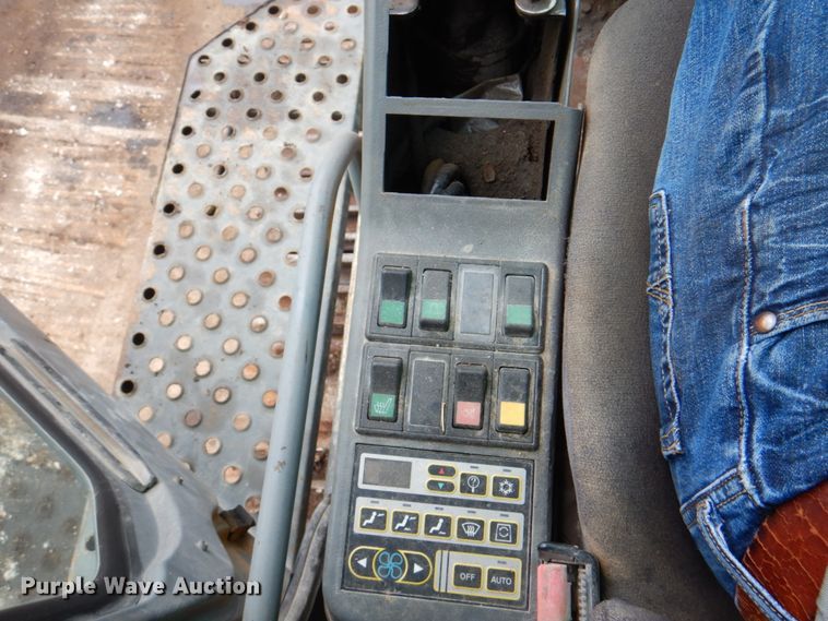 image for item JY9812 2004 Volvo EC460BLC  excavator