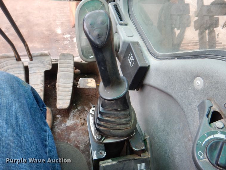 image for item JY9812 2004 Volvo EC460BLC  excavator