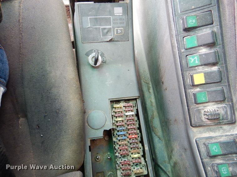 image for item JY9812 2004 Volvo EC460BLC  excavator