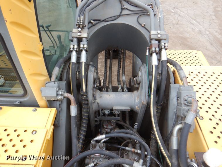 image for item JY9812 2004 Volvo EC460BLC  excavator